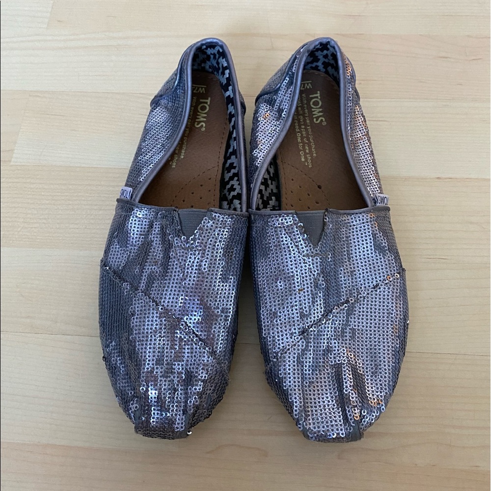 Toms Women’s Classics - Silver Glitter size 7.5